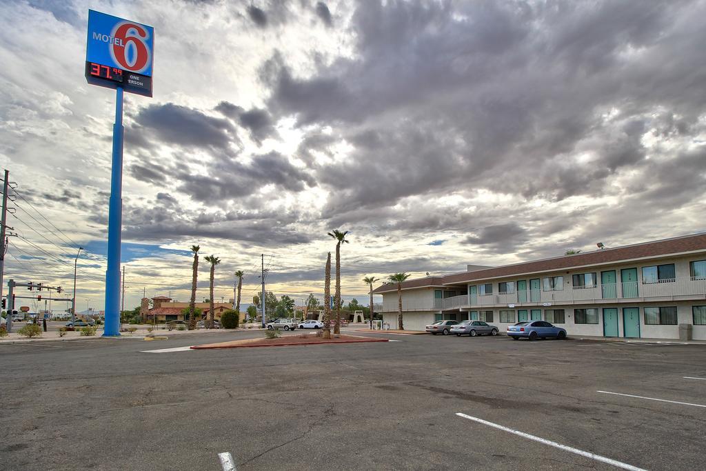 Budgetel Inn & Suites Γιούμα Εξωτερικό φωτογραφία